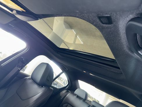 Used 2025 BMW 330i Sedan image 32