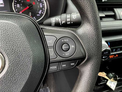 Certified 2022 Toyota RAV4 XLE image 23