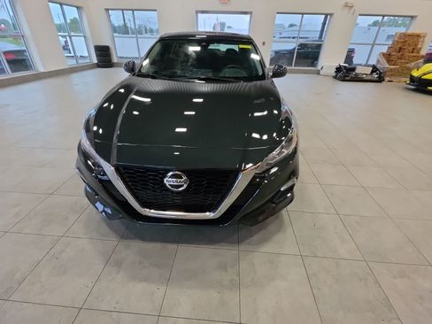 Used 2022 Nissan Altima 2.5 SV FWD image 2