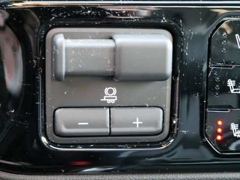 Used 2024 Chevrolet Silverado 3500 High Country AWD/4WD image 23