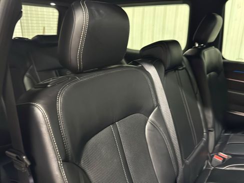 Used 2022 Jeep Grand Wagoneer Series I w/ Flexible Seating Group AWD/4WD image 10