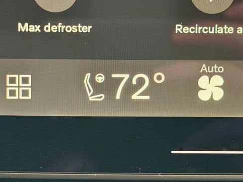 New 2026 Volvo XC90 B5 Plus w/ Protection Package Premier image 16