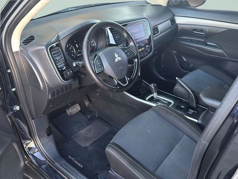 Used 2018 Mitsubishi Outlander SE FWD image 19
