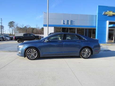 Used 2018 Lincoln MKZ Premiere image 2