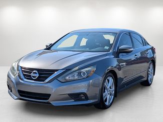 Used 2016 Nissan Altima 3.5 SL w/ 3.5 Technology Package image 1
