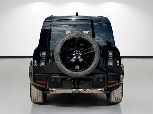 New 2026 Land Rover Defender 110 X-Dynamic SE AWD/4WD image 4
