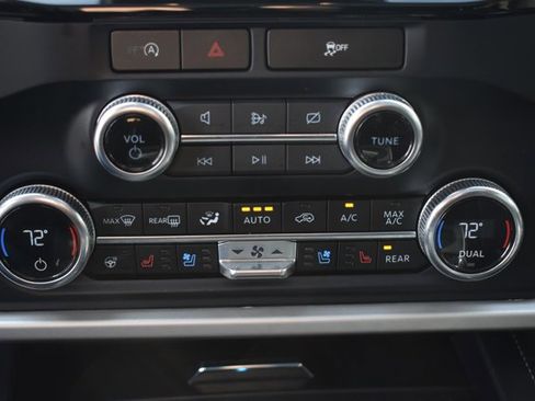 Used 2023 Ford Expedition XLT image 29