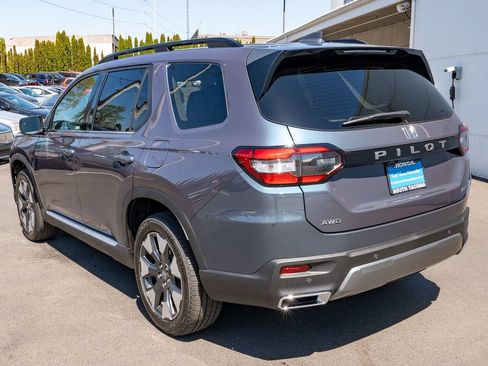 New 2026 Honda Pilot Touring image 8