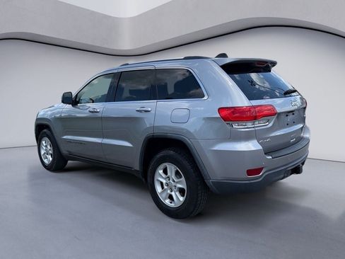 Used 2017 Jeep Grand Cherokee Laredo w/ Quick Order Package 23E AWD/4WD image 3