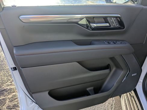 New 2026 Chevrolet Suburban RST w/ Advanced Technology Package image 9