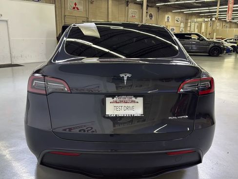 Used 2024 Tesla Model Y Long Range AWD/4WD image 11