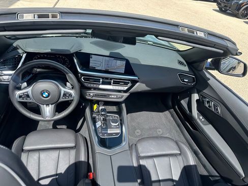 Used 2024 BMW Z4 M40i w/ Shadowloine Package RWD image 11