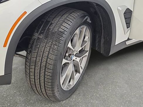 Certified 2024 BMW X5 xDrive40i w/ Parking Assistance Package AWD/4WD image 29