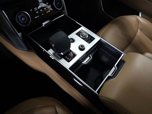 Used 2023 Land Rover Range Rover SE image 37