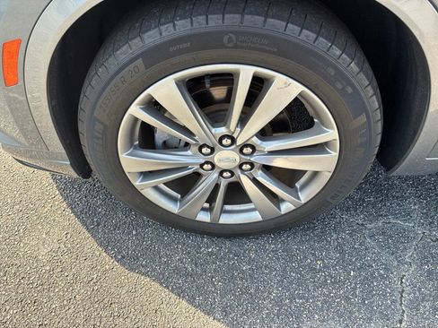 Used 2020 Cadillac XT6 Premium Luxury w/ LPO, Floor Liner Package AWD/4WD image 9