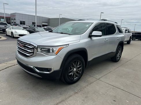 Used 2017 GMC Acadia SLT FWD image 4