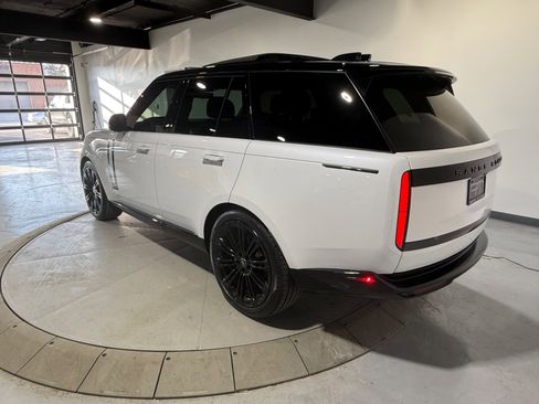 Used 2024 Land Rover Range Rover SE image 21
