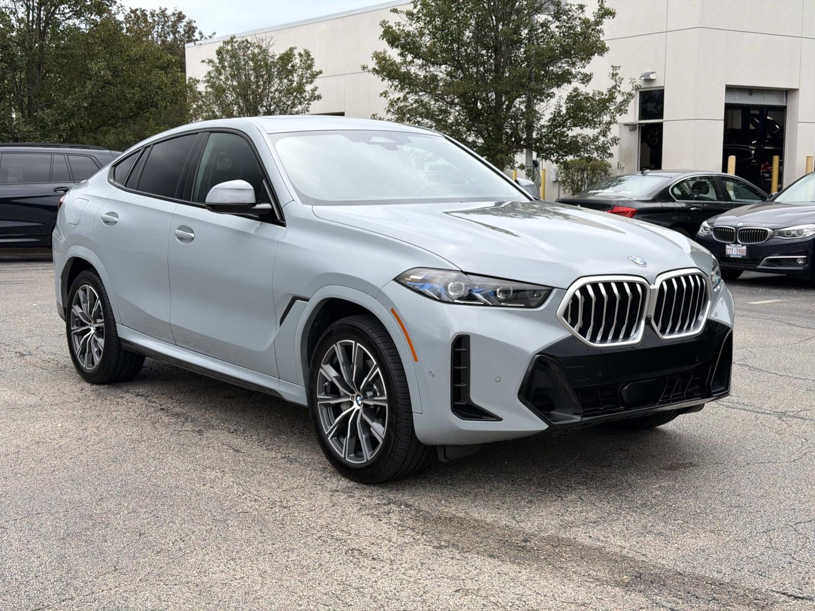 Certified 2026 BMW X6 xDrive40i AWD/4WD image 3