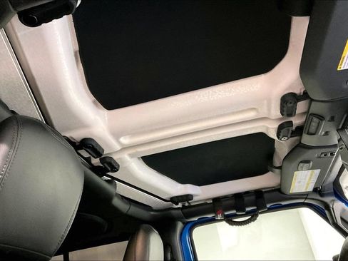 Used 2021 Jeep Wrangler Unlimited Rubicon w/ Dual Top Group AWD/4WD image 21