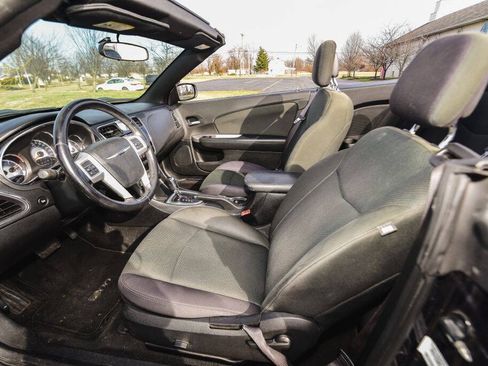 Used 2012 Chrysler 200 Touring FWD image 10