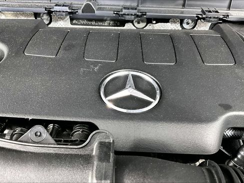 Used 2022 Mercedes-Benz GLB 250 4MATIC w/ Premium Package Lite image 31