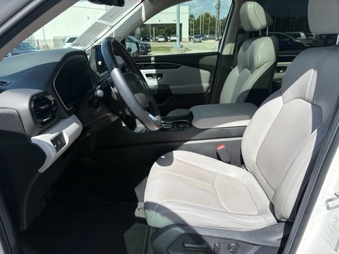 Certified 2024 Honda Pilot Touring image 10