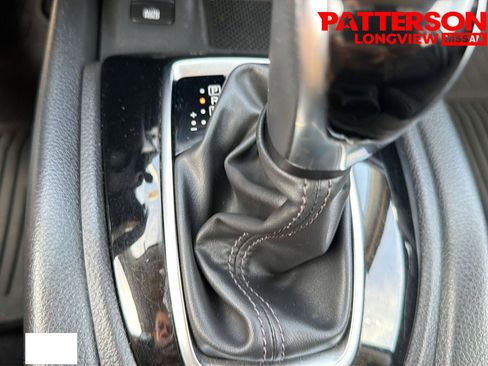 Used 2019 Nissan Rogue SV w/ Premium Package FWD image 16