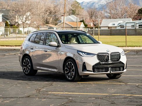 Used 2026 BMW X3 xDrive30 w/ Premium Package image 3