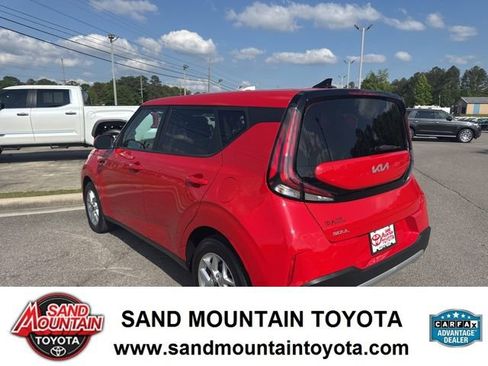 Used 2023 Kia Soul LX w/ LX Technology Package FWD image 5