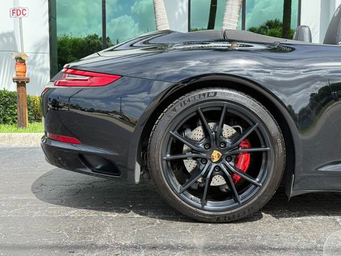 Used 2017 Porsche 911 Carrera S image 4