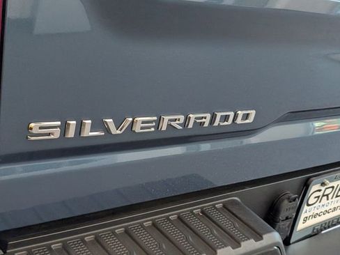 Used 2025 Chevrolet Silverado 2500 Custom w/ Custom Value Package image 13