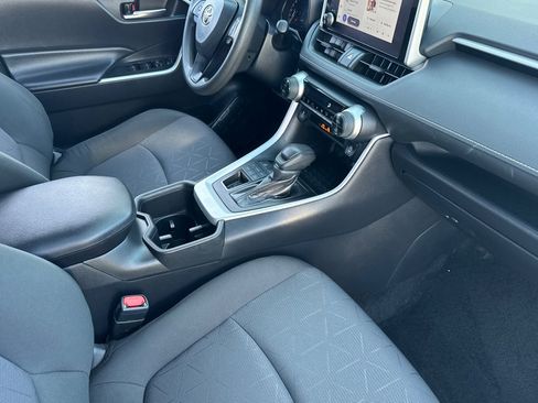 Used 2024 Toyota RAV4 XLE AWD/4WD image 33