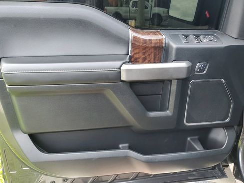 Used 2017 Ford F150 Platinum w/ Equipment Group 701A Luxury AWD/4WD image 18