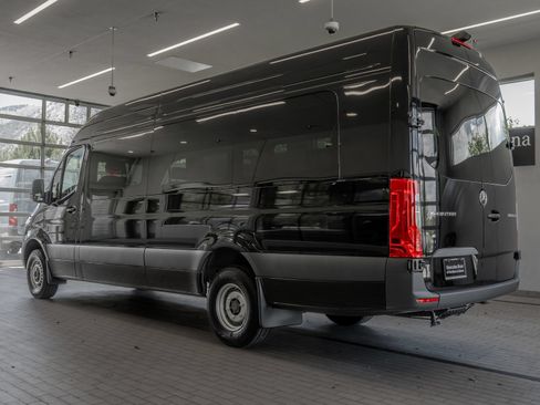Used 2025 Mercedes-Benz Sprinter 3500 image 13