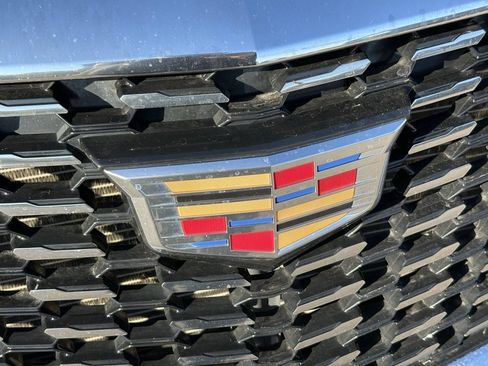 Used 2025 Cadillac XT5 Premium Luxury image 9