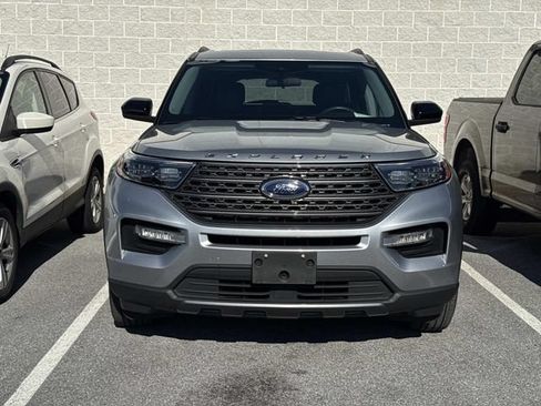 Certified 2023 Ford Explorer XLT w/ Equipment Group 202A AWD/4WD image 9
