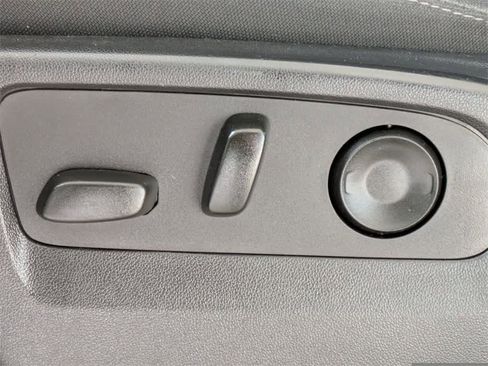 Used 2022 Chevrolet Silverado 1500 LT image 23