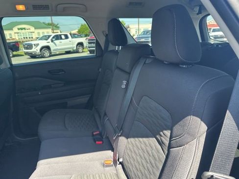 Used 2025 Nissan Pathfinder SV AWD/4WD image 14