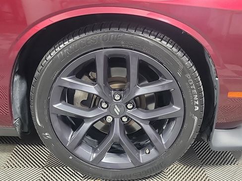 Used 2022 Dodge Challenger R/T w/ Driver Convenience Group RWD image 3