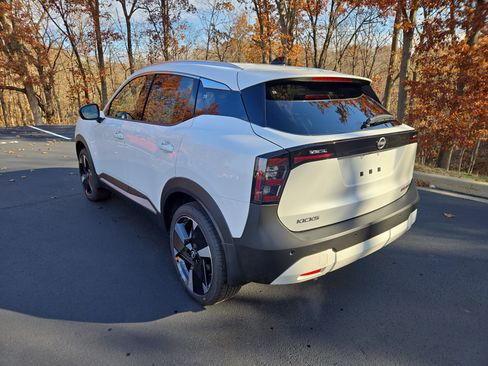 New 2026 Nissan Kicks SR w/ SR Premium Package image 6