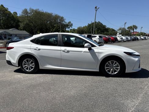 Used 2025 Toyota Camry LE FWD image 6