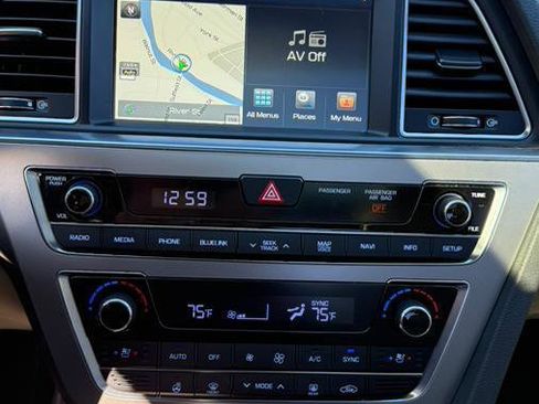 Used 2016 Hyundai Sonata Limited w/ Option Group 04 image 17