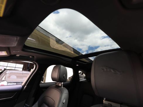 Used 2023 Jaguar F-PACE S AWD/4WD image 19