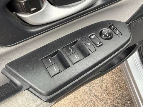 Used 2017 Honda CR-V LX image 12