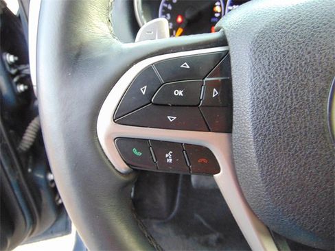 Used 2017 Jeep Grand Cherokee Altitude image 18