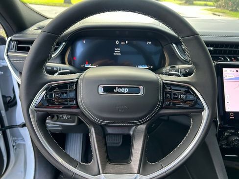 New 2025 Jeep Grand Cherokee L Overland w/ Rear Seat Video Group I image 19