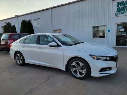 Used 2019 Honda Accord EX image 9