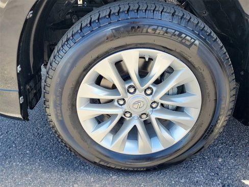 Used 2019 Lexus GX 460 Premium image 19