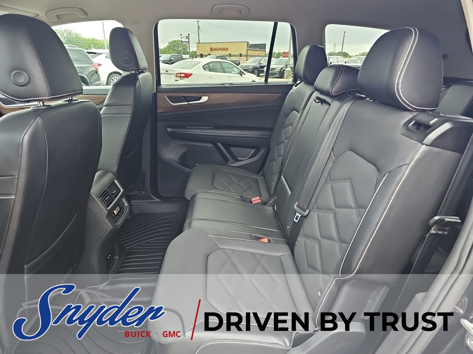Used 2024 Volkswagen Atlas SE FWD image 22
