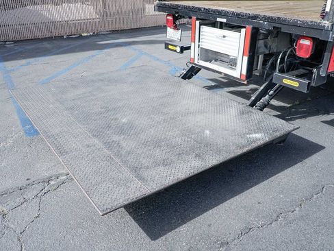 Used 2017 Ford F550 2WD Regular Cab Super Duty image 12